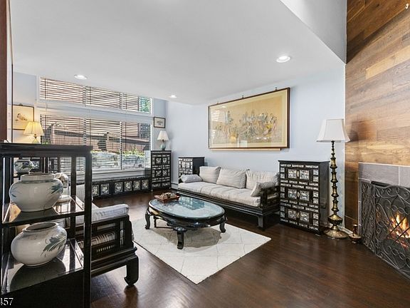 2nd image of 19 Schindler Dr
