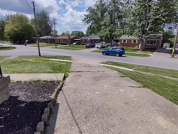 4th image of 11809 Leemont Dr