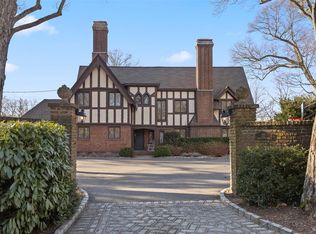 20 Lower Devon Rd, Port Jefferson, NY 11777