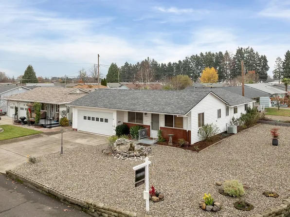 904 Broughton Way, Woodburn, OR 97071