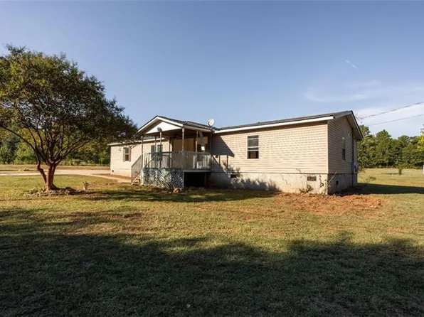 2353 Hancock Dr, Social Circle, GA 30025