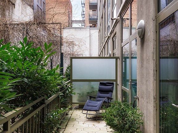 5th image of 130 W 19th St #Th-d