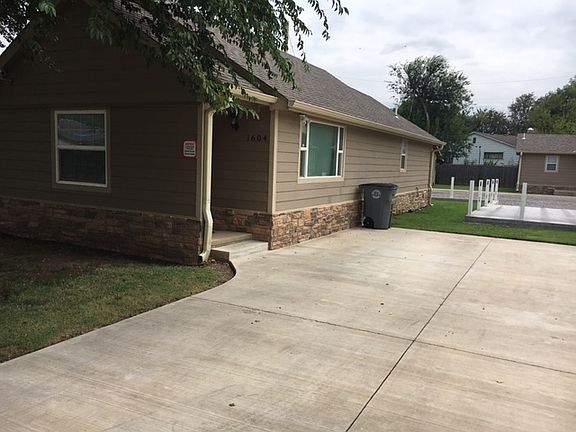 2nd image of 1602 NW Lindy Ave