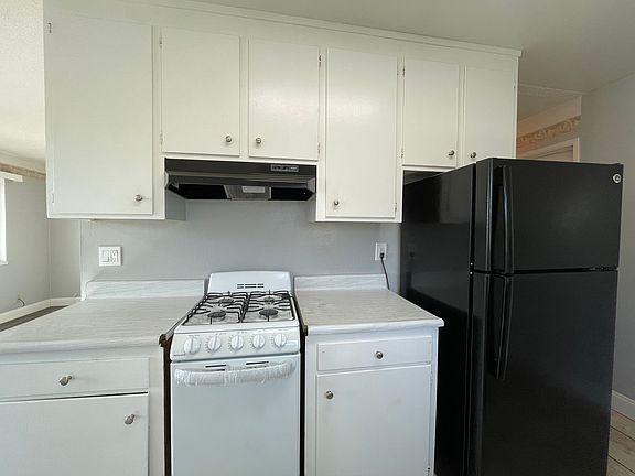 4th image of 27340 Tyrrell Ave #4