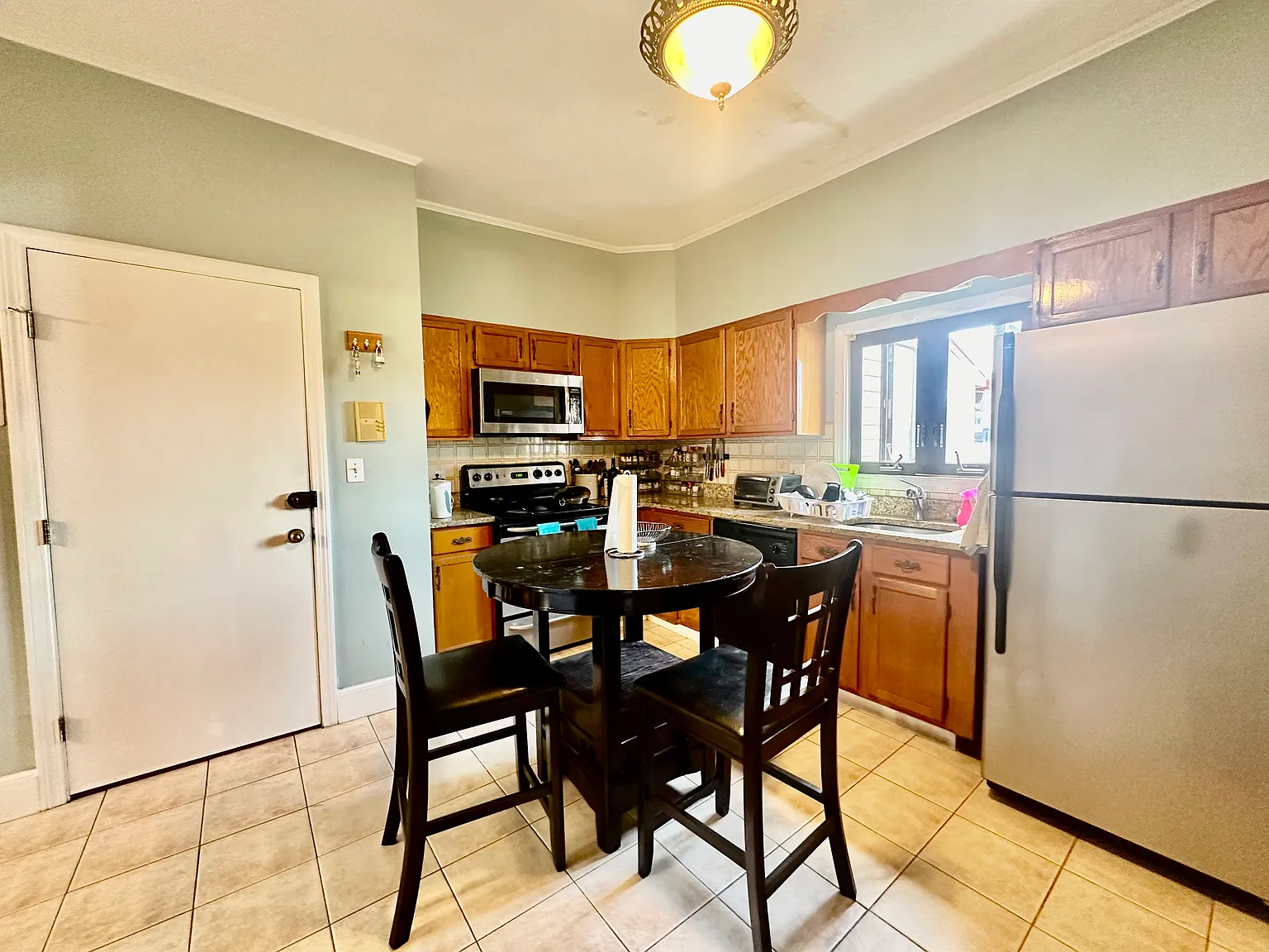 2 bed, $2,500 — Photo 2