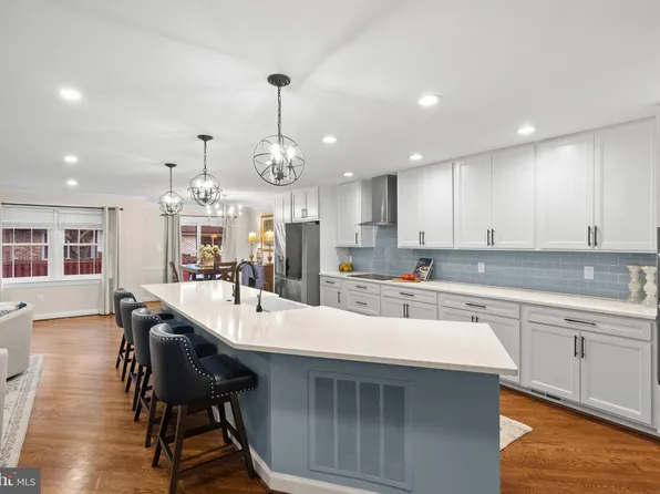 5195 Cottingham Pl, Alexandria, VA 22304