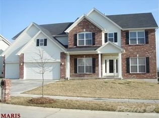 1013 Brook Mont Dr, O'Fallon, MO 63366