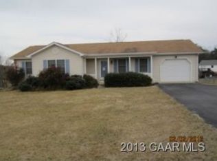 31 Seymour Cir, Staunton, VA 24401