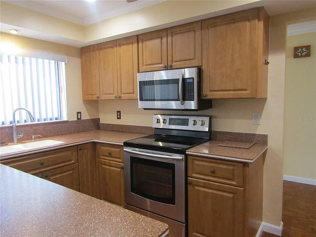 2 bed, 2.0 bath, 1642 sqft, $2,700 — Photo 4