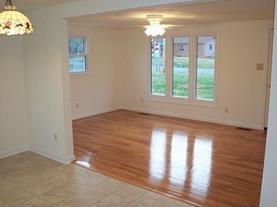 2nd image of 1015 Diamond Ave