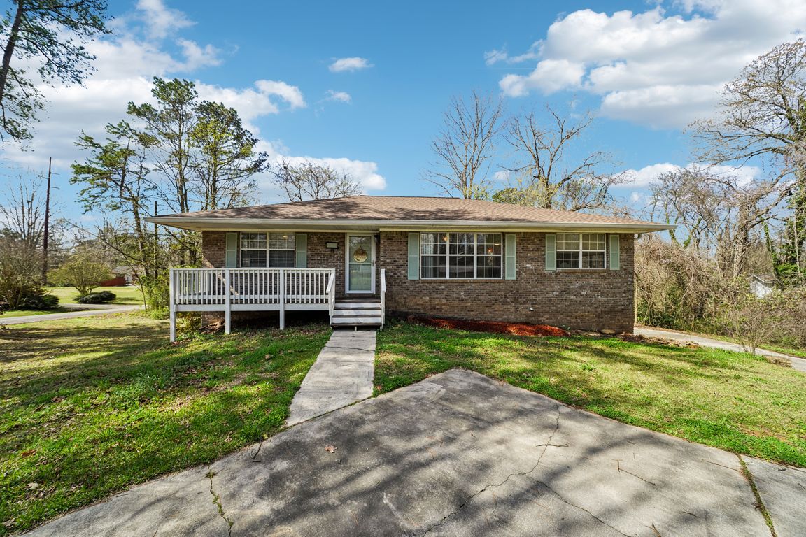 Ridgewood Rd-S1303-001.jpg