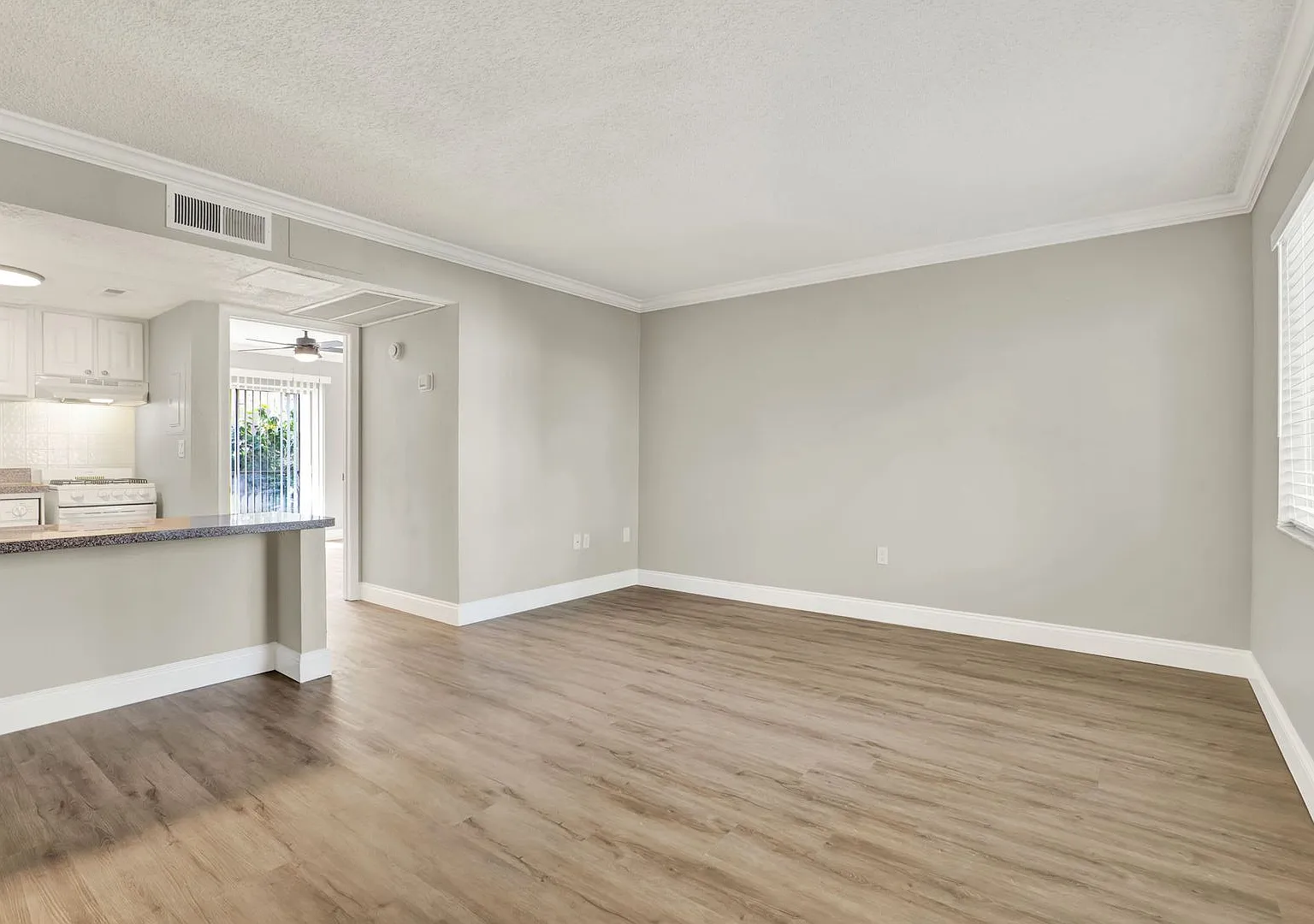 Newly Renovated ~ Ground Floor Condo in the heart of Altamonte Springs! — Photo 4
