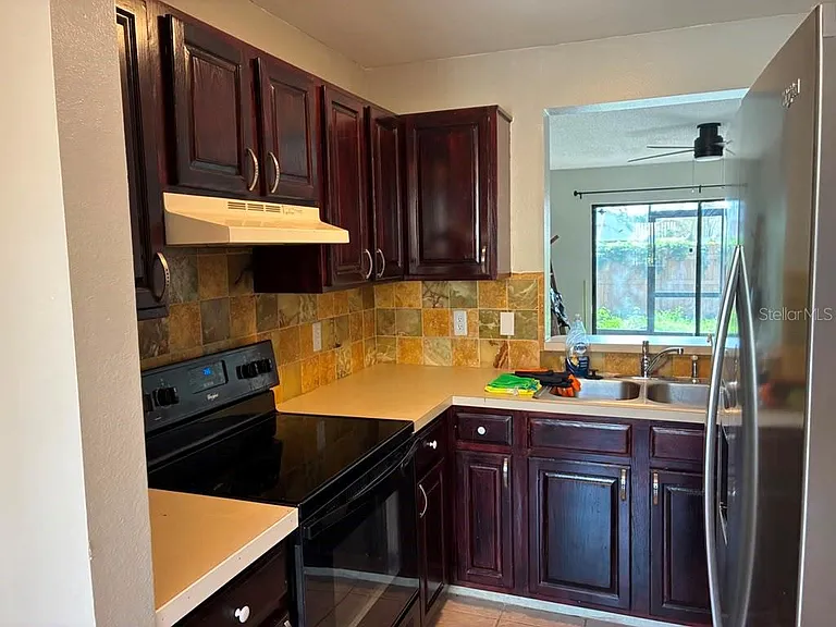 1410 Highland Ridge Cir — Photo 1