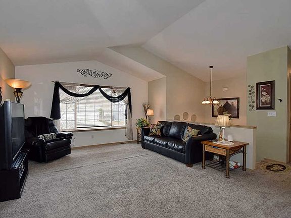 3rd image of 16420 E Eastland Ct