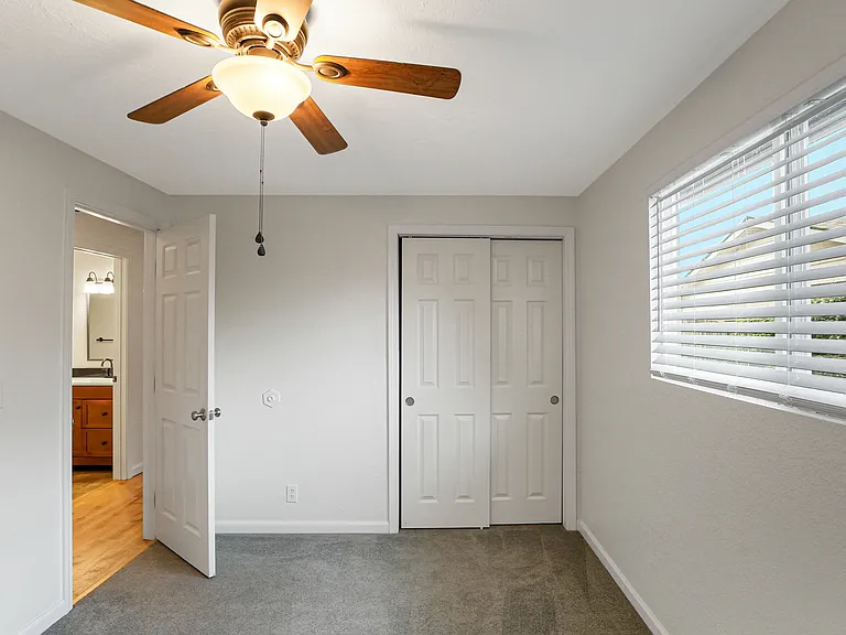 2560 Nautilus Ave NW — Photo 15