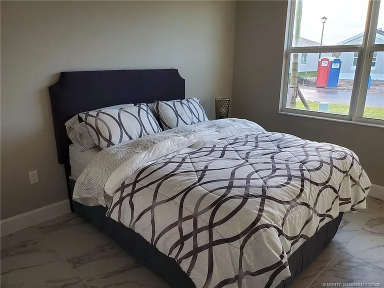 11826 SW Oceanus Blvd SW — Photo 11