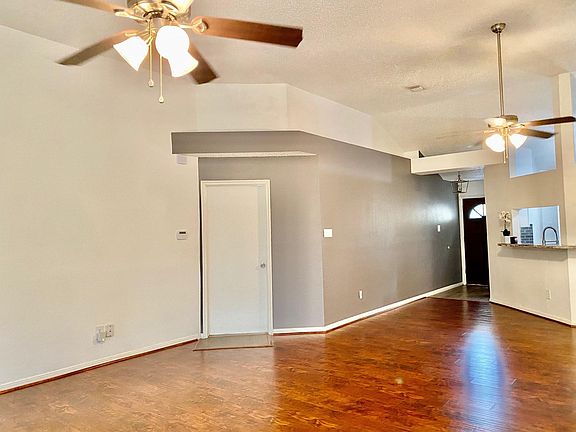 4th image of 4631 Sunshine Dr