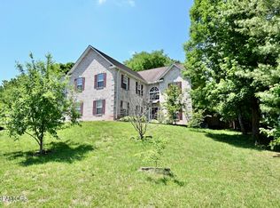 1613 Scenic Valley Ln, Knoxville, TN 37922