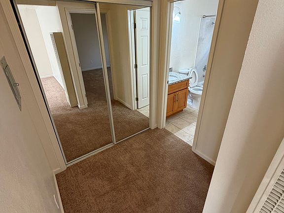 4th image of 273 Macarthur Blvd #103