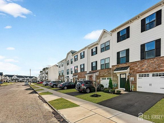 3rd image of 39 Sage Way