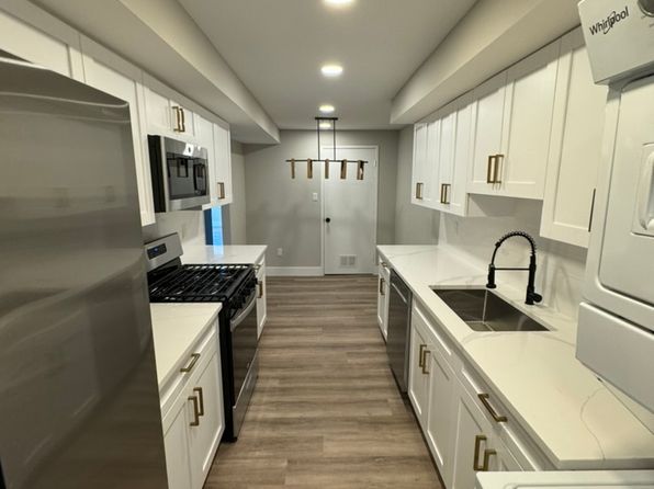 10204 Prince Pl APT 207