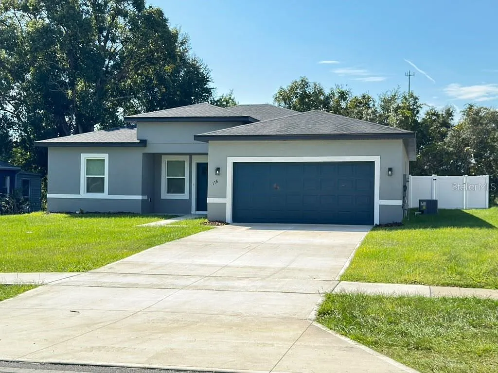 4 bed, 2.0 bath, 1833 sqft, $1,995 — Photo 1