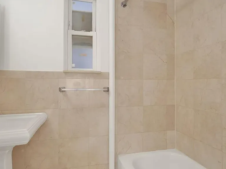 219 E 23rd St #11 — Photo 3