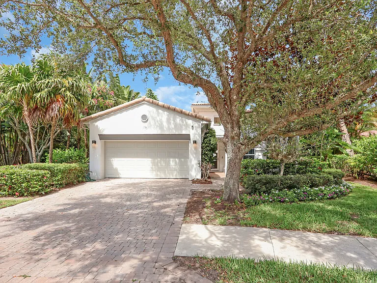 1726 Nature Ct — Photo 2