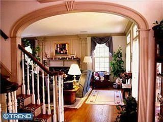 3rd image of 1 Jefferson Ct