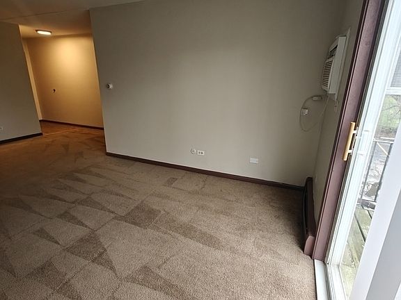 5th image of 506 Lincoln Ave APT 303
