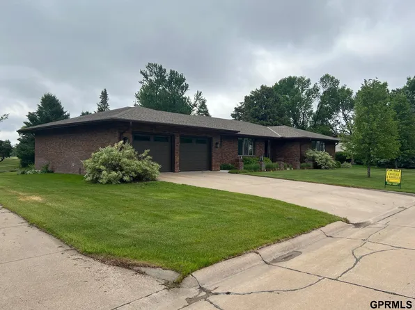 802 Parkview Dr, Henderson, NE 68371