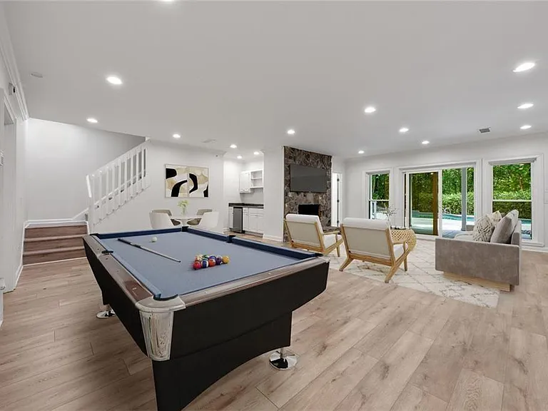 1260 Heards Ferry Rd — Photo 49