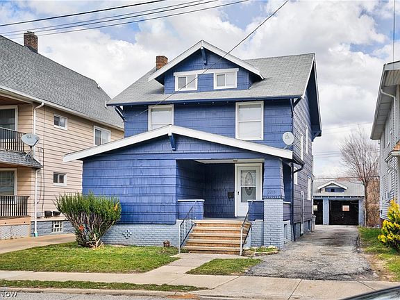 2nd image of 2215 W 105th St
