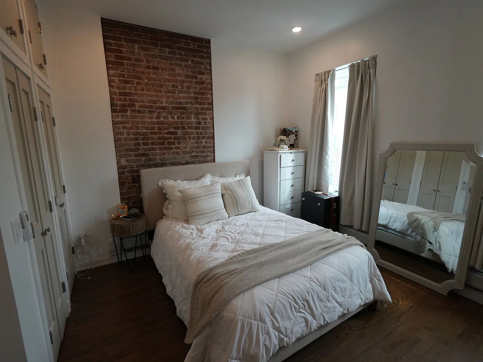 2 bed, $2,950 — Photo 1