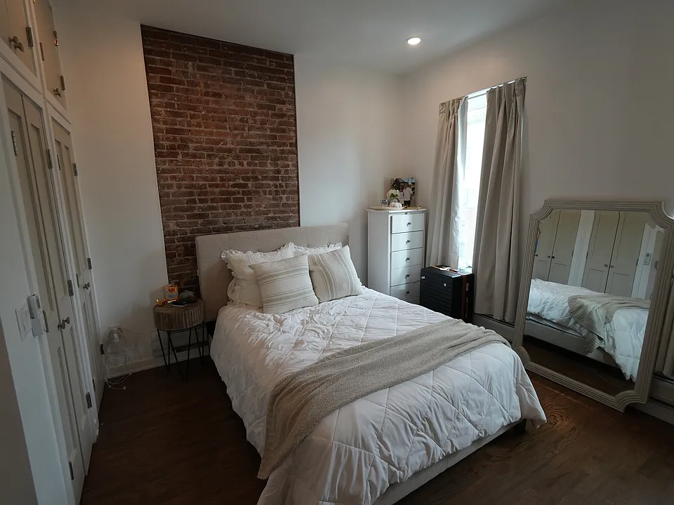 704 Grand St #4N