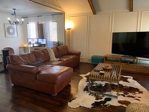 3rd image of 2714 Laurel Oaks Dr
