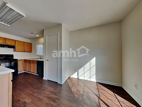 5th image of 137 Bellfare Dr