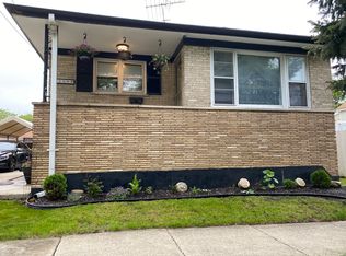 13508 Chatham St, Blue Island, IL 60406
