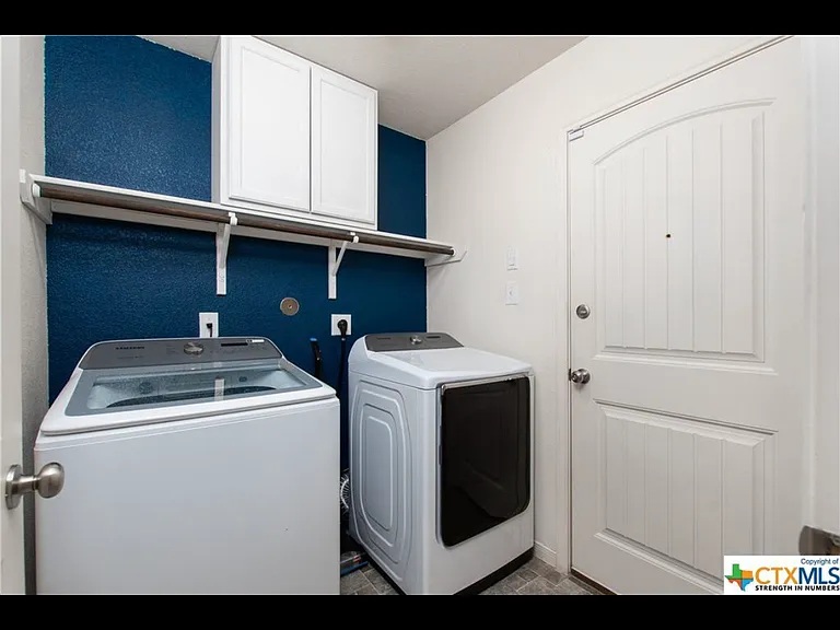 6806 Black Springs Dr — Photo 8
