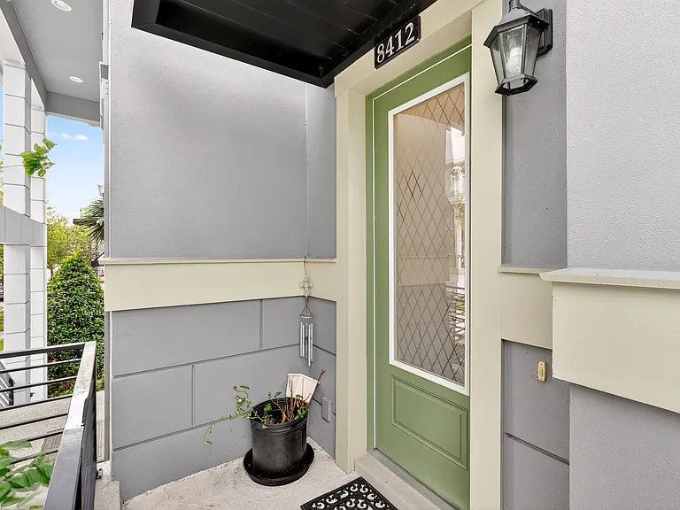 8412 Karrer Ter — Photo 2