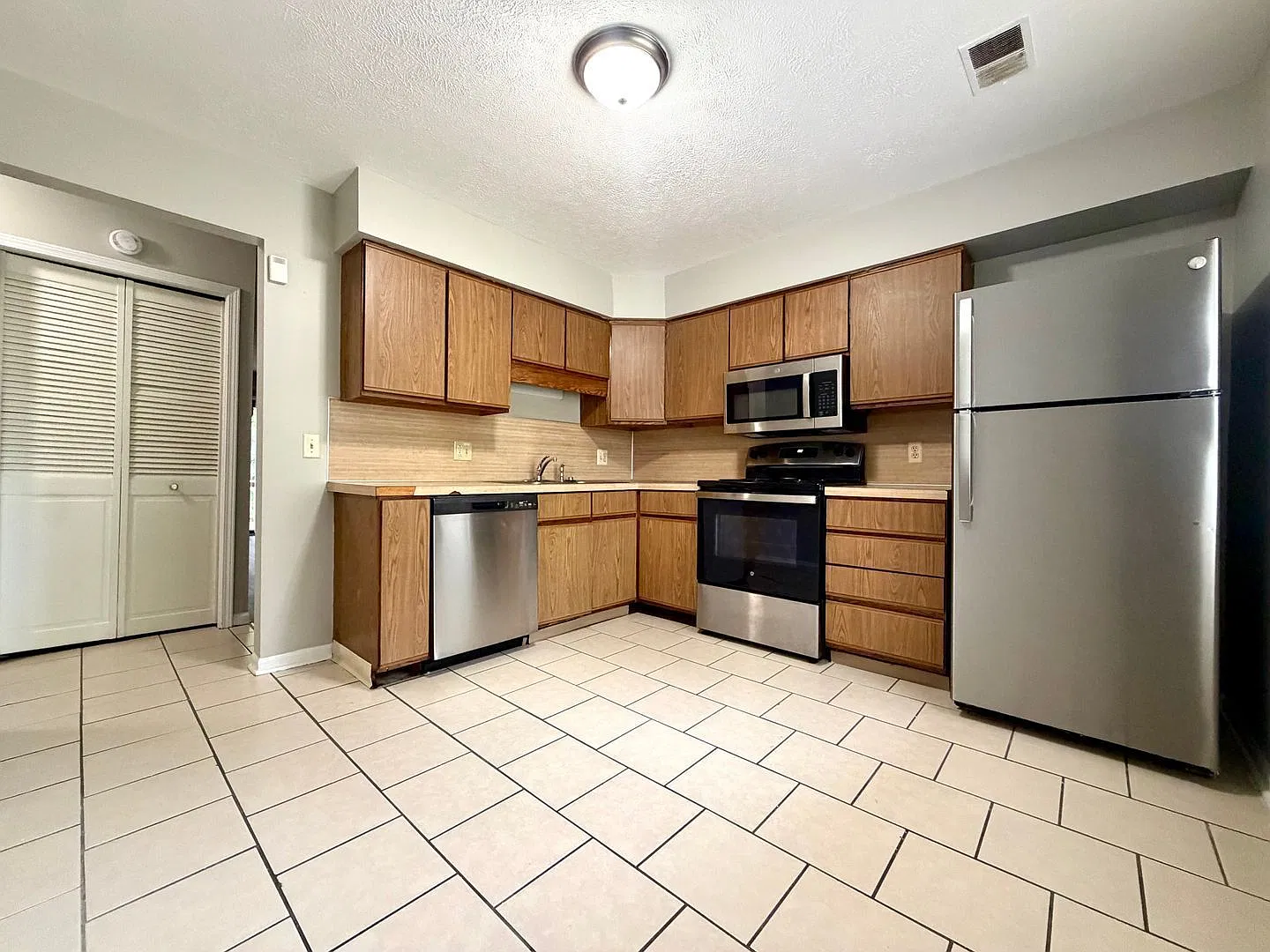 2 bed, 1.0 bath, 825 sqft, $1,500 — Photo 1