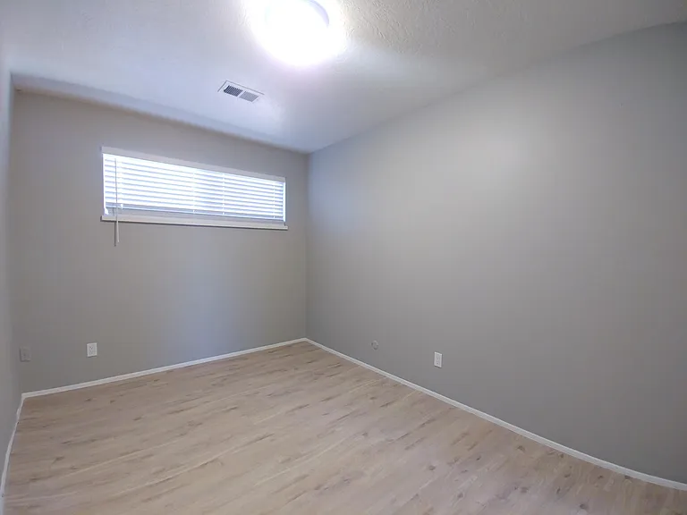 Contemporary, Loaded 2 Bed 2 Bath Apartment on Conchas Park — Photo 27