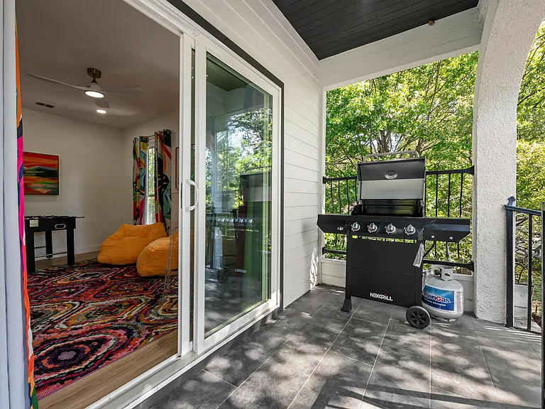 5624 Eastside Ave — Photo 2