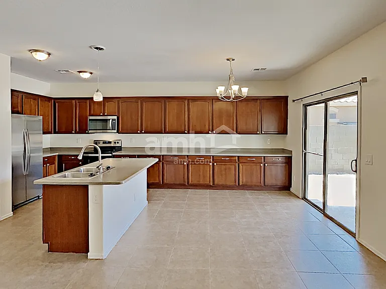 276 S 165th Dr — Photo 5