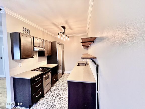 5th image of 614 W Hill Ave APT 2