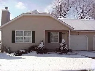 276 W Heatherwood Dr photo 1