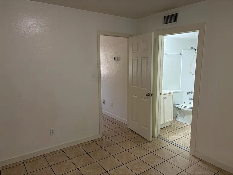 215 Lovelace Dr #11 — Photo 8