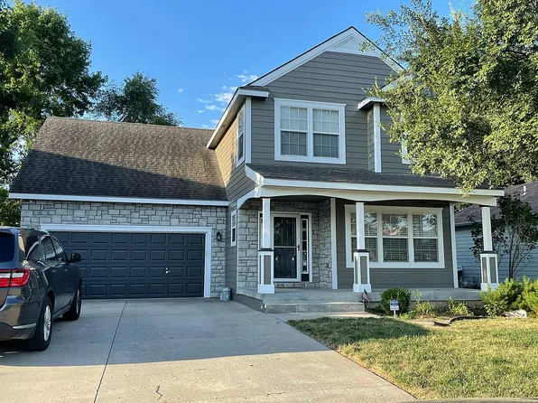 2141 E 25th Pl, Lawrence, KS 66046