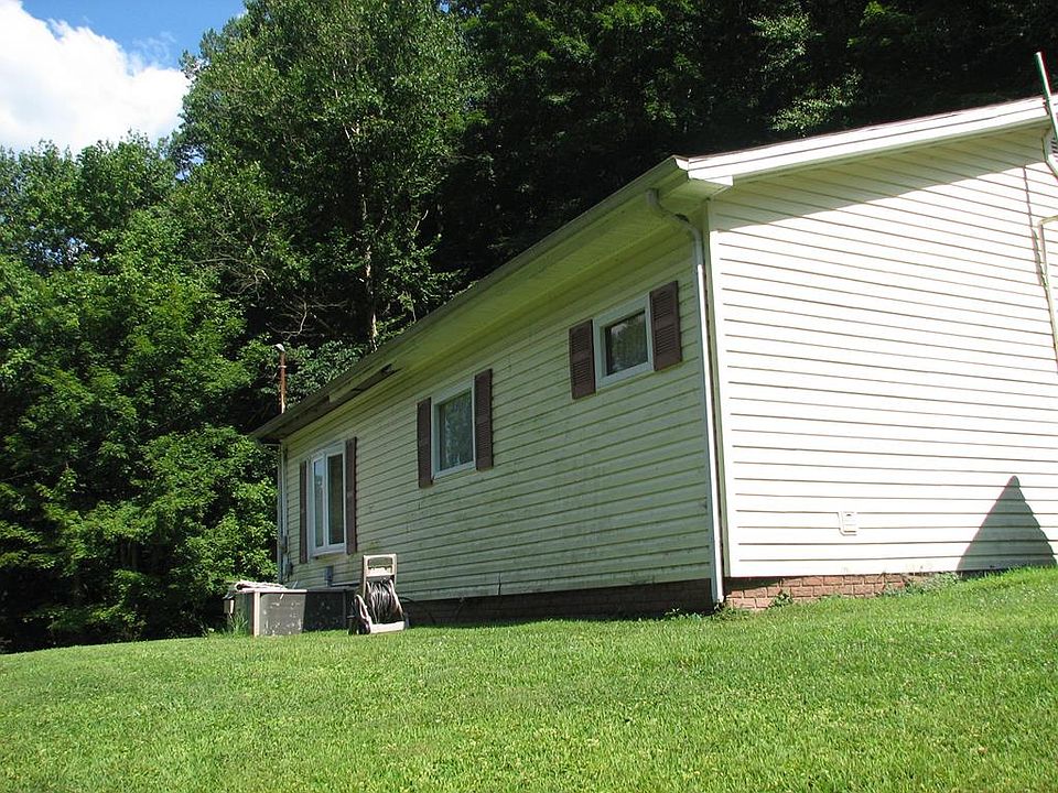1st image of 475 Delong Rd