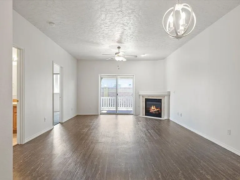 9604 Mia Ln — Photo 7